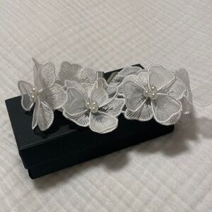 Floral Lace Necklace with Pearls